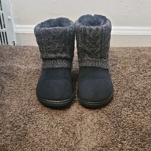 Airwalk Cozy Black and Gray Knit Boots